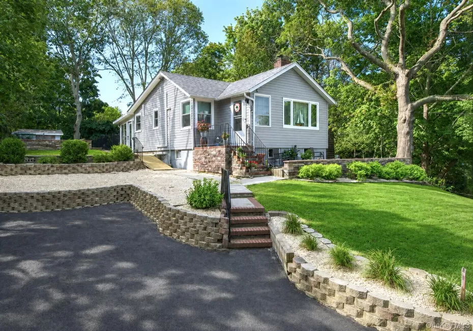 69 Hill Drive, Riverhead, NY, 3 Bedrooms Bedrooms, 6 Rooms Rooms,2 BathroomsBathrooms,Residential,For Rent,Hill,0,1038260 69 Hill Drive, Riverhead, NY, 3 Bedrooms Bedrooms, 6 Rooms Rooms,2 BathroomsBathrooms,Residential,For Rent,Hill,0,1038260