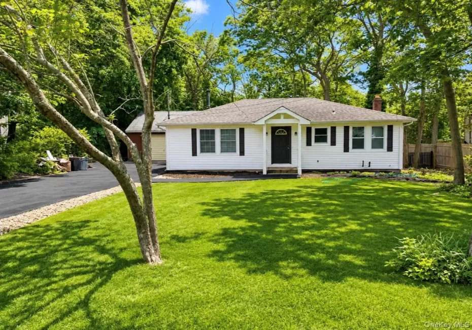 77 Elmhurst Avenue, Brookhaven, NY, 3 Bedrooms Bedrooms, 5 Rooms Rooms,1 BathroomBathrooms,Residential,For Rent,Elmhurst,0,1034313 77 Elmhurst Avenue, Brookhaven, NY, 3 Bedrooms Bedrooms, 5 Rooms Rooms,1 BathroomBathrooms,Residential,For Rent,Elmhurst,0,1034313
