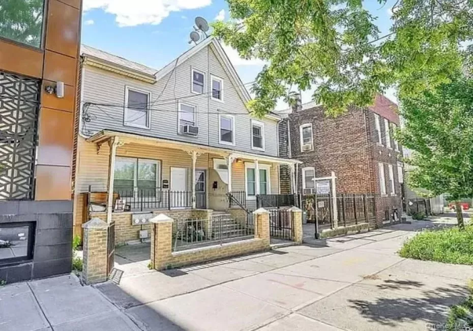 3-08 26th Avenue, New York, NY, 2 Bedrooms Bedrooms, 6 Rooms Rooms,1 BathroomBathrooms,Residential Lease,For Rent,26th,0,1039231 3-08 26th Avenue, New York, NY, 2 Bedrooms Bedrooms, 6 Rooms Rooms,1 BathroomBathrooms,Residential Lease,For Rent,26th,0,1039231