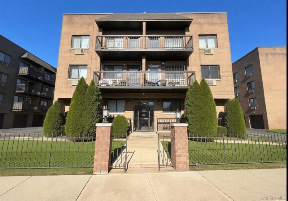 9711 Conduit Avenue, New York, NY, 1 Bedroom Bedrooms, 3 Rooms Rooms,1 BathroomBathrooms,Residential,For Rent,Conduit,0,1039124 9711 Conduit Avenue, New York, NY, 1 Bedroom Bedrooms, 3 Rooms Rooms,1 BathroomBathrooms,Residential,For Rent,Conduit,0,1039124
