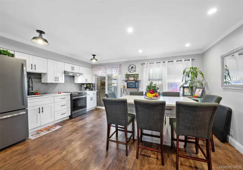 6991 Caldwell Avenue, New York, NY, 3 Bedrooms Bedrooms, 10 Rooms Rooms,2 BathroomsBathrooms,Residential,For Rent,Caldwell,0,1039184 6991 Caldwell Avenue, New York, NY, 3 Bedrooms Bedrooms, 10 Rooms Rooms,2 BathroomsBathrooms,Residential,For Rent,Caldwell,0,1039184