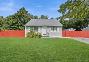 949 Taylor Avenue, Brookhaven, NY, 4 Bedrooms Bedrooms, 6 Rooms Rooms,2 BathroomsBathrooms,Residential,For Rent,Taylor,0,1034333 949 Taylor Avenue, Brookhaven, NY, 4 Bedrooms Bedrooms, 6 Rooms Rooms,2 BathroomsBathrooms,Residential,For Rent,Taylor,0,1034333