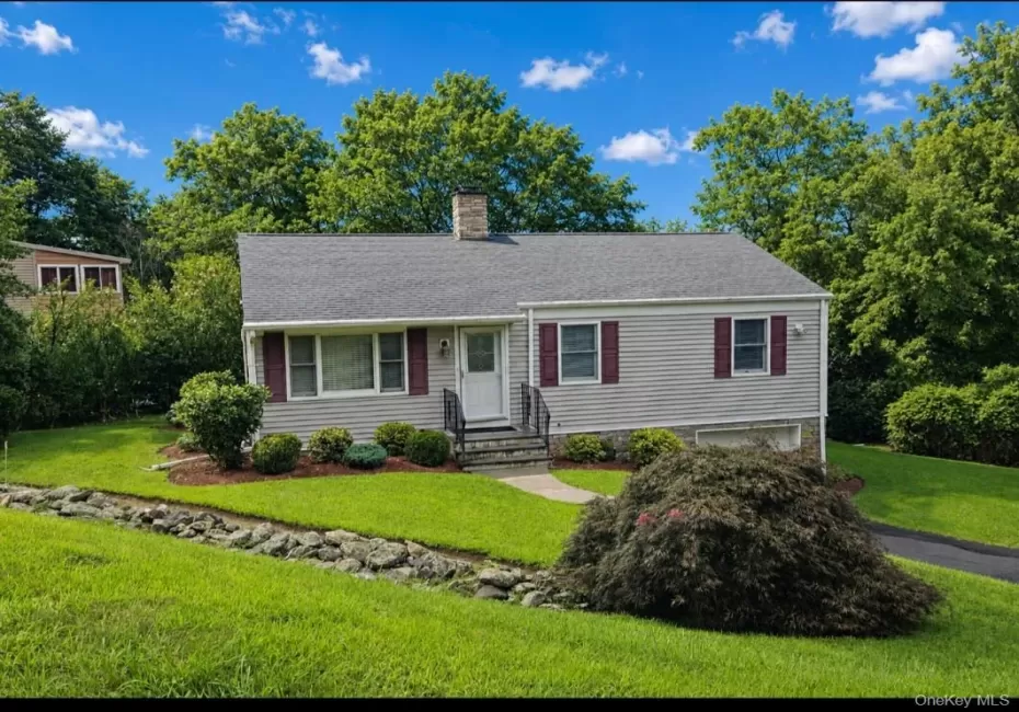 2014 Allan Avenue, Yorktown, NY, 3 Bedrooms Bedrooms, 6 Rooms Rooms,1 BathroomBathrooms,Residential,For Rent,Allan,0,1037683 2014 Allan Avenue, Yorktown, NY, 3 Bedrooms Bedrooms, 6 Rooms Rooms,1 BathroomBathrooms,Residential,For Rent,Allan,0,1037683