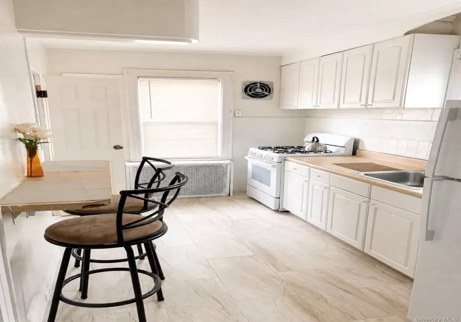 24111 143rd Avenue, New York, NY, 2 Bedrooms Bedrooms, 5 Rooms Rooms,1 BathroomBathrooms,Residential Lease,For Rent,143rd,0,1039432 24111 143rd Avenue, New York, NY, 2 Bedrooms Bedrooms, 5 Rooms Rooms,1 BathroomBathrooms,Residential Lease,For Rent,143rd,0,1039432