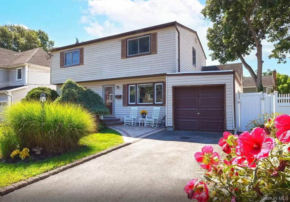 108 Connecticut Avenue, Oyster Bay, NY, 5 Bedrooms Bedrooms, 11 Rooms Rooms,2 BathroomsBathrooms,Residential,For Rent,Connecticut,0,1039341 108 Connecticut Avenue, Oyster Bay, NY, 5 Bedrooms Bedrooms, 11 Rooms Rooms,2 BathroomsBathrooms,Residential,For Rent,Connecticut,0,1039341