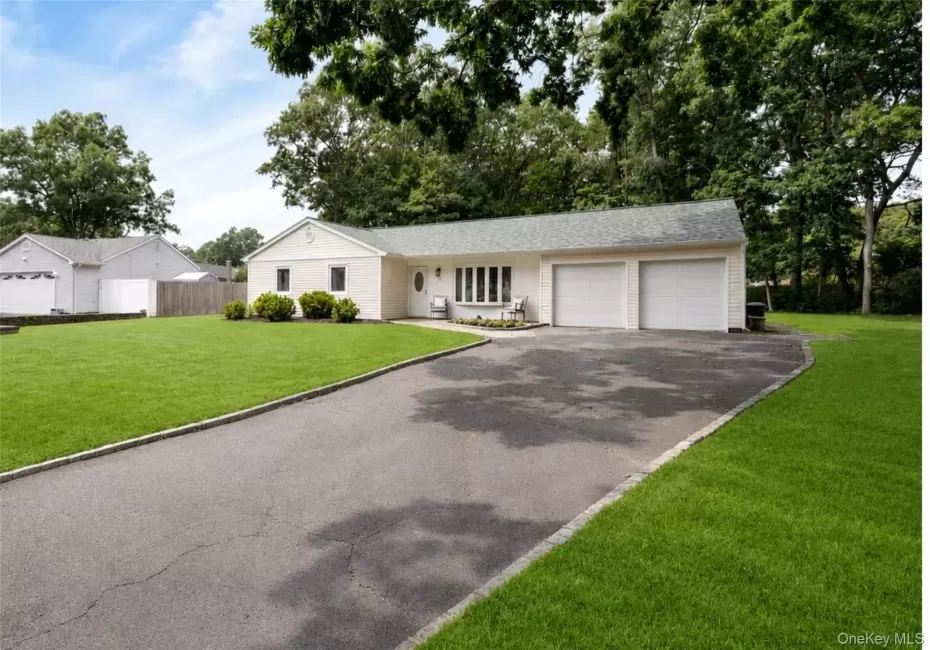 Lots of curb appeal, 3 bed and 1.5 bath ranch on culdesac block. Ready to move right in. AI used to brighten grass. Lots of curb appeal, 3 bed and 1.5 bath ranch on culdesac block. Ready to move right in. AI used to brighten grass.