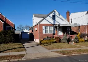 415 Lowell Avenue, North Hempstead, NY, 3 Bedrooms Bedrooms, 6 Rooms Rooms,1 BathroomBathrooms,Residential Lease,For Rent,Lowell,0,1039356 415 Lowell Avenue, North Hempstead, NY, 3 Bedrooms Bedrooms, 6 Rooms Rooms,1 BathroomBathrooms,Residential Lease,For Rent,Lowell,0,1039356