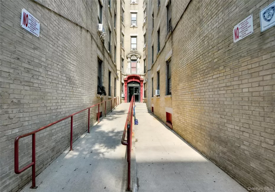 975 Union, New York, NY, 3 Bedrooms Bedrooms, 6 Rooms Rooms,1 BathroomBathrooms,Residential,For Rent,Union,0,1034800 975 Union, New York, NY, 3 Bedrooms Bedrooms, 6 Rooms Rooms,1 BathroomBathrooms,Residential,For Rent,Union,0,1034800