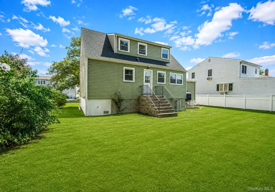 556 Bayview Avenue, Hempstead, NY, 4 Bedrooms Bedrooms, 8 Rooms Rooms,2 BathroomsBathrooms,Residential,For Rent,Bayview,0,1039527 556 Bayview Avenue, Hempstead, NY, 4 Bedrooms Bedrooms, 8 Rooms Rooms,2 BathroomsBathrooms,Residential,For Rent,Bayview,0,1039527