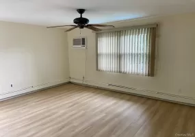 11 April Lane, Oyster Bay, NY, 2 Bedrooms Bedrooms, 4 Rooms Rooms,1 BathroomBathrooms,Residential Lease,For Rent,April,0,1039493 11 April Lane, Oyster Bay, NY, 2 Bedrooms Bedrooms, 4 Rooms Rooms,1 BathroomBathrooms,Residential Lease,For Rent,April,0,1039493