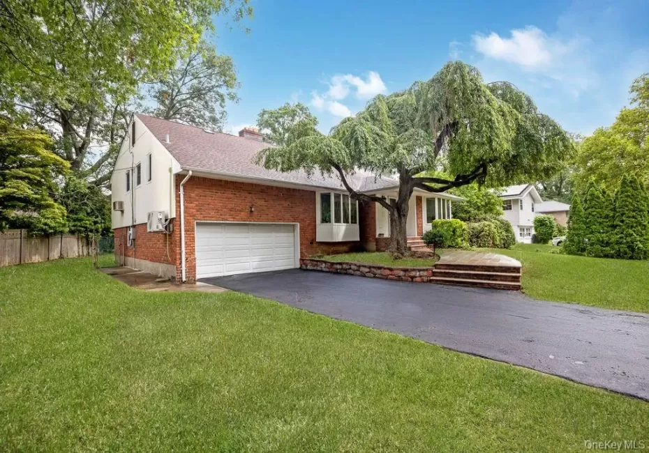 6 Village Drive, Oyster Bay, NY, 5 Bedrooms Bedrooms, 7 Rooms Rooms,3 BathroomsBathrooms,Residential Lease,For Rent,Village,0,1039472 6 Village Drive, Oyster Bay, NY, 5 Bedrooms Bedrooms, 7 Rooms Rooms,3 BathroomsBathrooms,Residential Lease,For Rent,Village,0,1039472