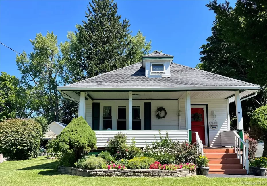 11 Rose Place, Woodbury, NY, 2 Bedrooms Bedrooms, 7 Rooms Rooms,1 BathroomBathrooms,Residential,For Rent,Rose,0,1039240 11 Rose Place, Woodbury, NY, 2 Bedrooms Bedrooms, 7 Rooms Rooms,1 BathroomBathrooms,Residential,For Rent,Rose,0,1039240