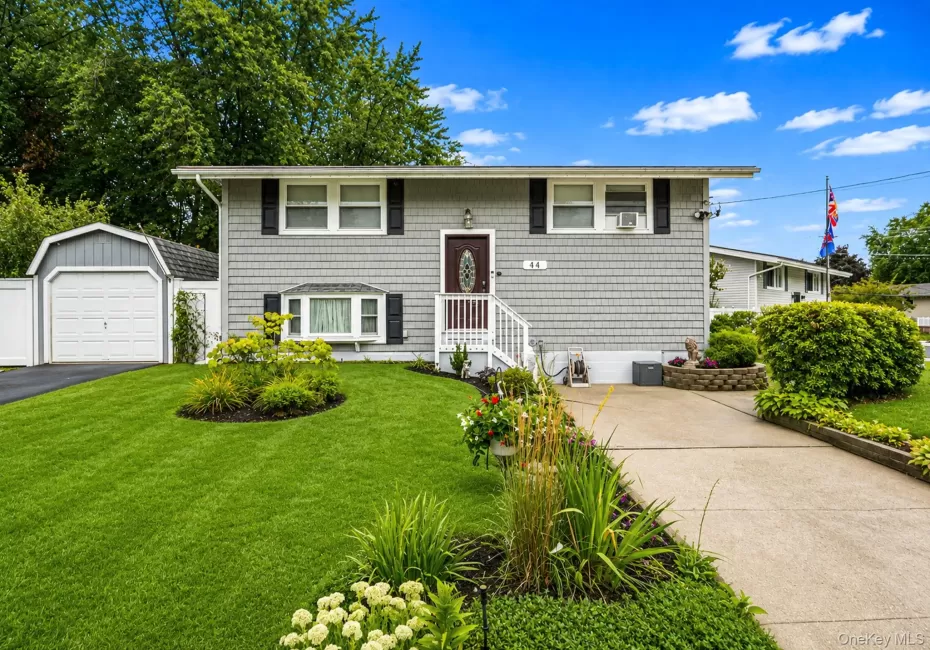 44 Buckskin Lane, Brookhaven, NY, 3 Bedrooms Bedrooms, 7 Rooms Rooms,1 BathroomBathrooms,Residential,For Rent,Buckskin,0,1038346 44 Buckskin Lane, Brookhaven, NY, 3 Bedrooms Bedrooms, 7 Rooms Rooms,1 BathroomBathrooms,Residential,For Rent,Buckskin,0,1038346