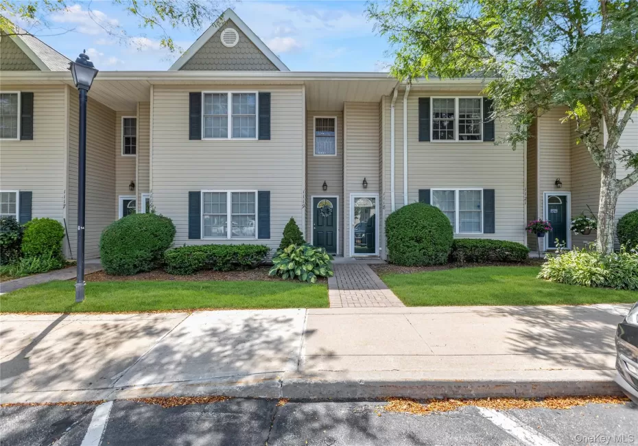 1118 Savoy Drive, Huntington, NY, 2 Bedrooms Bedrooms, 4 Rooms Rooms,2 BathroomsBathrooms,Residential,For Rent,Savoy,0,1038468 1118 Savoy Drive, Huntington, NY, 2 Bedrooms Bedrooms, 4 Rooms Rooms,2 BathroomsBathrooms,Residential,For Rent,Savoy,0,1038468