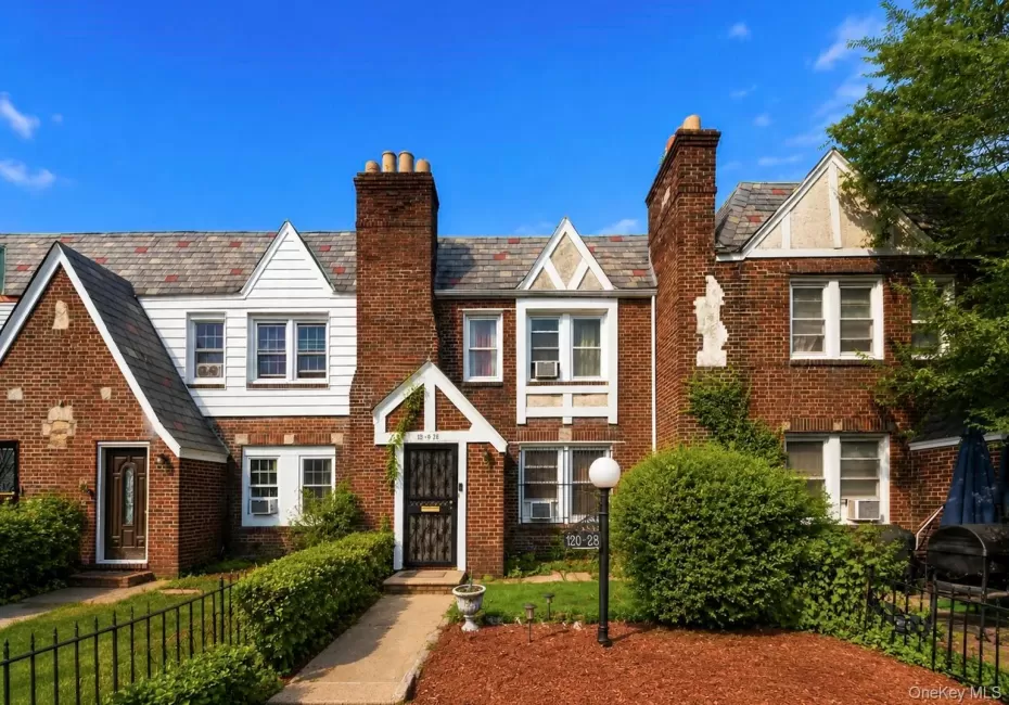 12028 178th Street, New York, NY, 3 Bedrooms Bedrooms, 7 Rooms Rooms,2 BathroomsBathrooms,Residential,For Rent,178th,0,1039626 12028 178th Street, New York, NY, 3 Bedrooms Bedrooms, 7 Rooms Rooms,2 BathroomsBathrooms,Residential,For Rent,178th,0,1039626