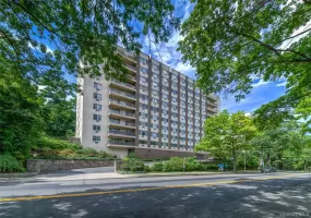 125 Lake Street, White Plains, NY, 2 Bedrooms Bedrooms, 4 Rooms Rooms,1 BathroomBathrooms,Residential Lease,For Rent,Lake,0,1039656 125 Lake Street, White Plains, NY, 2 Bedrooms Bedrooms, 4 Rooms Rooms,1 BathroomBathrooms,Residential Lease,For Rent,Lake,0,1039656