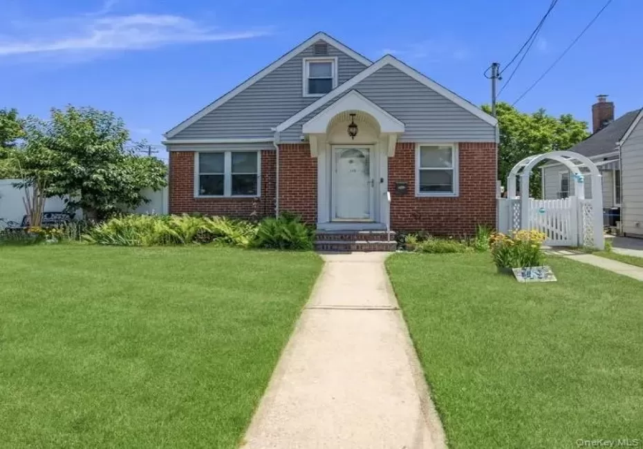 149 Arlington Street, North Hempstead, NY, 3 Bedrooms Bedrooms, 6 Rooms Rooms,2 BathroomsBathrooms,Residential,For Rent,Arlington,0,1039248 149 Arlington Street, North Hempstead, NY, 3 Bedrooms Bedrooms, 6 Rooms Rooms,2 BathroomsBathrooms,Residential,For Rent,Arlington,0,1039248