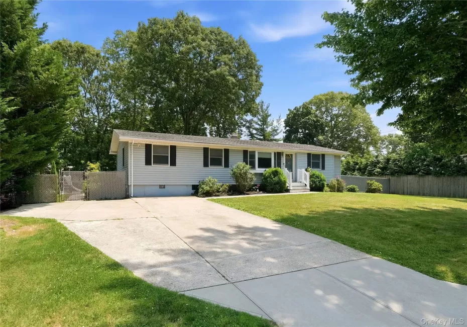 3 Herd Lane, Brookhaven, NY, 4 Bedrooms Bedrooms, 8 Rooms Rooms,2 BathroomsBathrooms,Residential,For Rent,Herd,0,1039635 3 Herd Lane, Brookhaven, NY, 4 Bedrooms Bedrooms, 8 Rooms Rooms,2 BathroomsBathrooms,Residential,For Rent,Herd,0,1039635