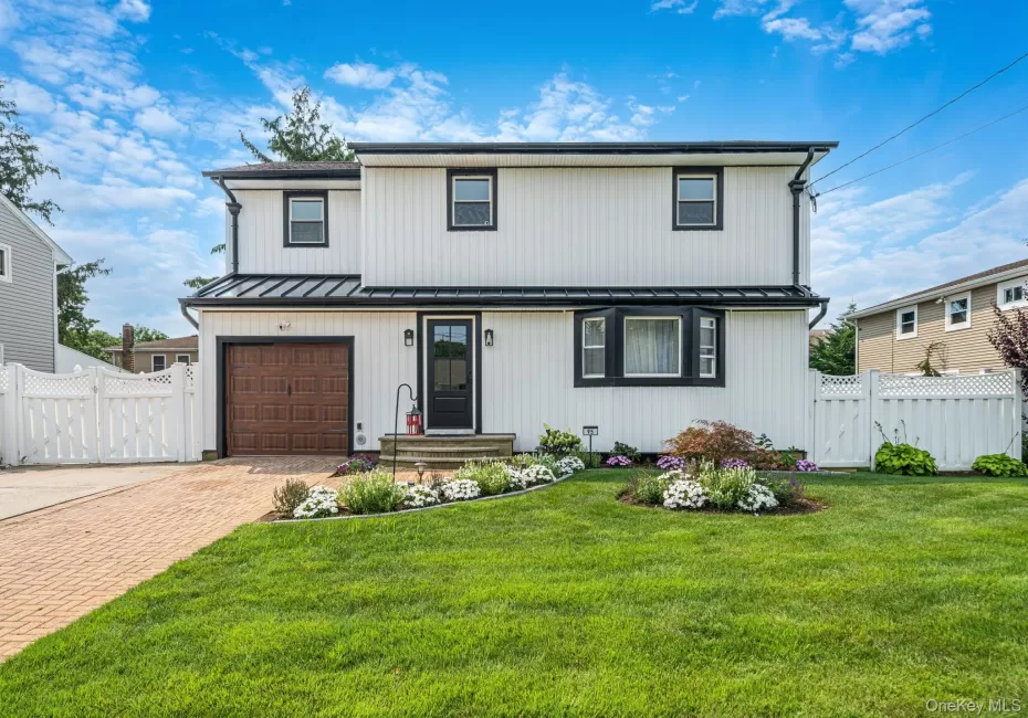 95 Colonial Drive, Oyster Bay, NY, 4 Bedrooms Bedrooms, 6 Rooms Rooms,2 BathroomsBathrooms,Residential,For Rent,Colonial,0,1039621 95 Colonial Drive, Oyster Bay, NY, 4 Bedrooms Bedrooms, 6 Rooms Rooms,2 BathroomsBathrooms,Residential,For Rent,Colonial,0,1039621