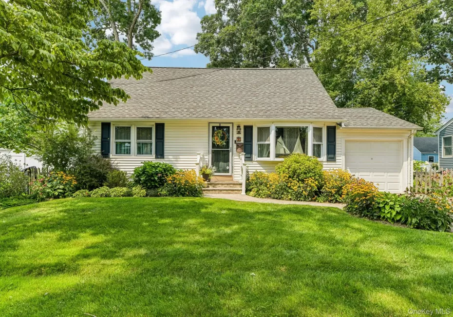 75 Hale Road, Babylon, NY, 3 Bedrooms Bedrooms, 5 Rooms Rooms,3 BathroomsBathrooms,Residential,For Rent,Hale,0,1015412 75 Hale Road, Babylon, NY, 3 Bedrooms Bedrooms, 5 Rooms Rooms,3 BathroomsBathrooms,Residential,For Rent,Hale,0,1015412