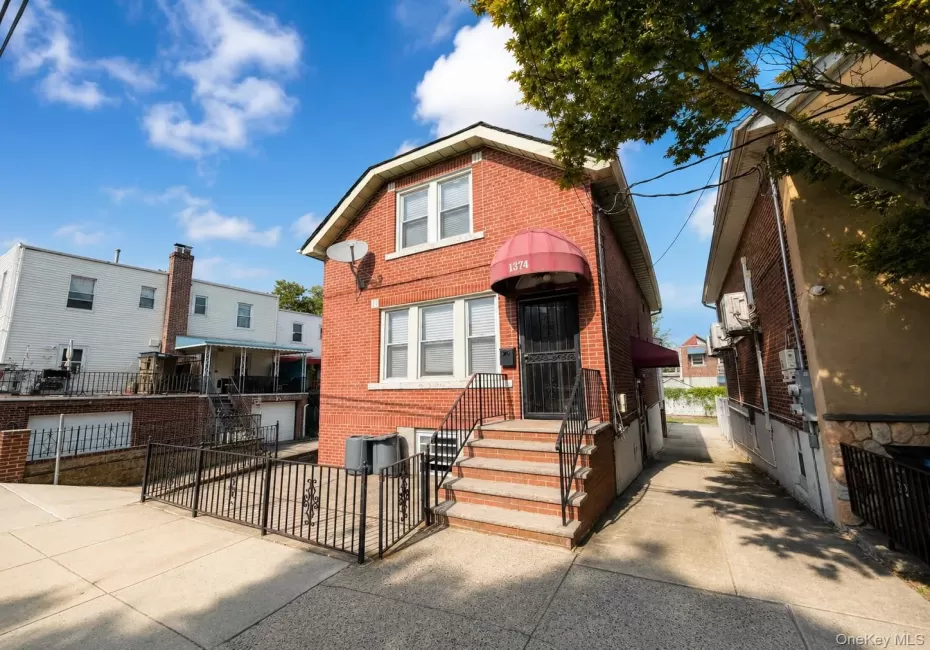 1374 Hobart Avenue, New York, NY, 4 Bedrooms Bedrooms, 10 Rooms Rooms,3 BathroomsBathrooms,Residential,For Rent,Hobart,0,1039002 1374 Hobart Avenue, New York, NY, 4 Bedrooms Bedrooms, 10 Rooms Rooms,3 BathroomsBathrooms,Residential,For Rent,Hobart,0,1039002