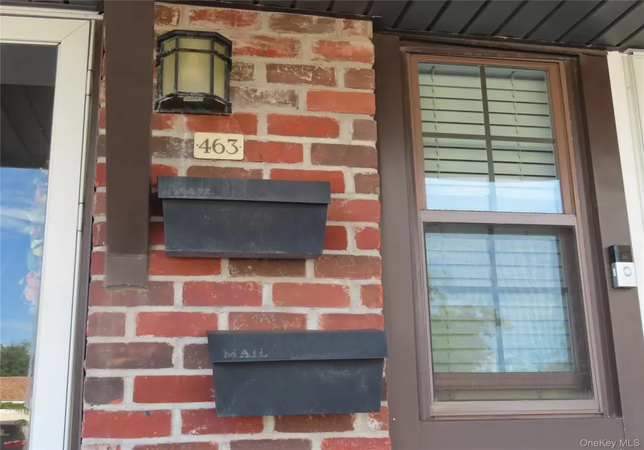 Front Entrance. Top Mailbox Front Entrance. Top Mailbox