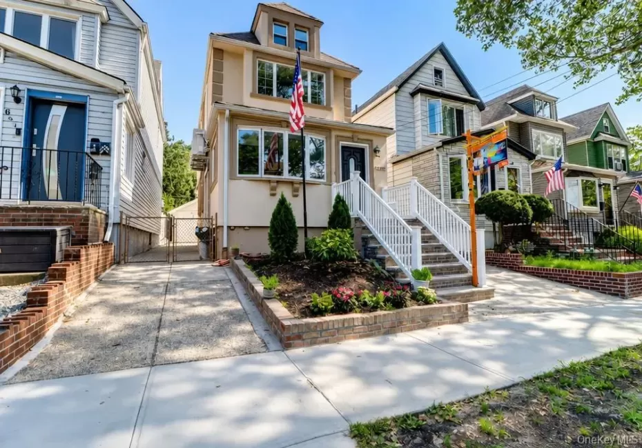 6472 80th Avenue, New York, NY, 4 Bedrooms Bedrooms, 8 Rooms Rooms,2 BathroomsBathrooms,Residential,For Rent,80th,0,1040023 6472 80th Avenue, New York, NY, 4 Bedrooms Bedrooms, 8 Rooms Rooms,2 BathroomsBathrooms,Residential,For Rent,80th,0,1040023