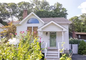 38 Montauk Road, Brookhaven, NY, 2 Bedrooms Bedrooms, 6 Rooms Rooms,2 BathroomsBathrooms,Residential,For Rent,Montauk,0,1039159 38 Montauk Road, Brookhaven, NY, 2 Bedrooms Bedrooms, 6 Rooms Rooms,2 BathroomsBathrooms,Residential,For Rent,Montauk,0,1039159