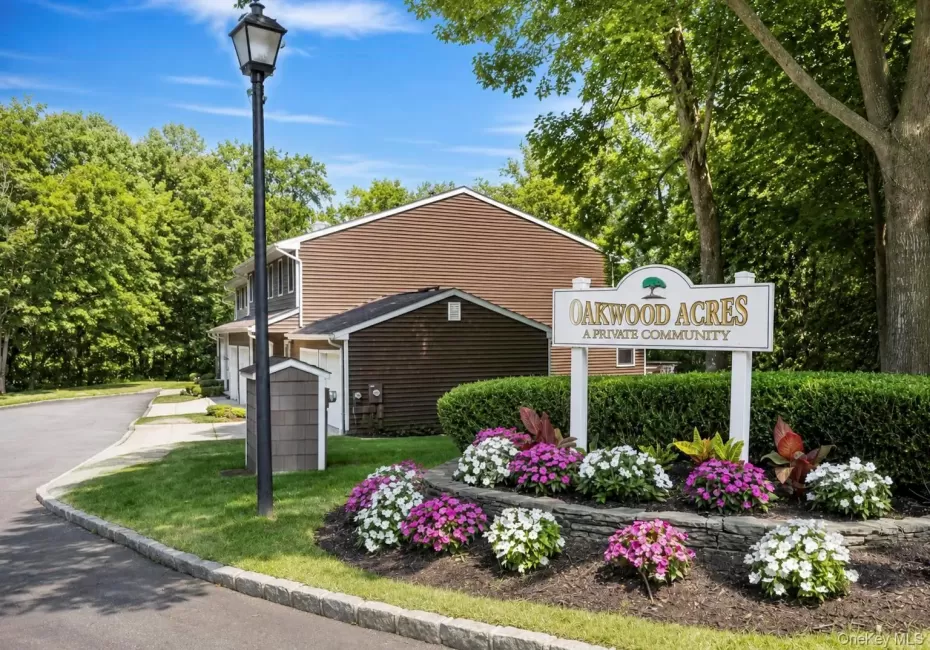 2 Pine Street, Huntington, NY, 2 Bedrooms Bedrooms, 6 Rooms Rooms,2 BathroomsBathrooms,Residential,For Rent,Pine,0,1029301 2 Pine Street, Huntington, NY, 2 Bedrooms Bedrooms, 6 Rooms Rooms,2 BathroomsBathrooms,Residential,For Rent,Pine,0,1029301