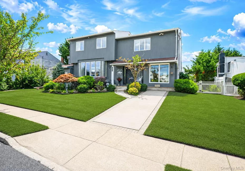 962 Mildred Drive, Hempstead, NY, 4 Bedrooms Bedrooms, 9 Rooms Rooms,3 BathroomsBathrooms,Residential,For Rent,Mildred,0,1039948 962 Mildred Drive, Hempstead, NY, 4 Bedrooms Bedrooms, 9 Rooms Rooms,3 BathroomsBathrooms,Residential,For Rent,Mildred,0,1039948
