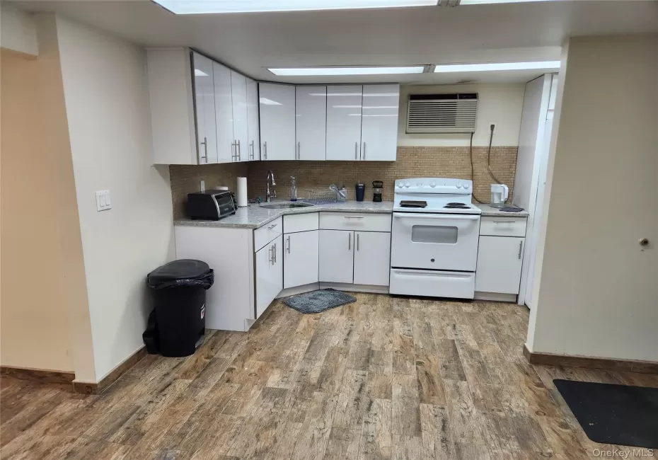 73-04 173 Street, New York, NY, 1 Bedroom Bedrooms, 6 Rooms Rooms,1 BathroomBathrooms,Residential Lease,For Rent,173,0,1039992 73-04 173 Street, New York, NY, 1 Bedroom Bedrooms, 6 Rooms Rooms,1 BathroomBathrooms,Residential Lease,For Rent,173,0,1039992