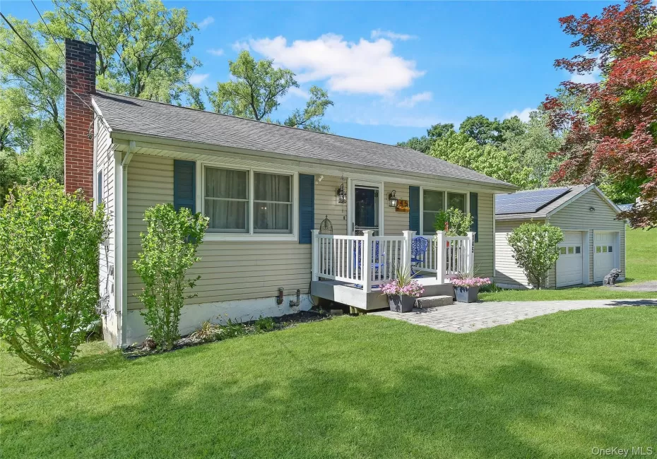 145 South Street, Marlboro, NY, 3 Bedrooms Bedrooms, 5 Rooms Rooms,1 BathroomBathrooms,Residential,For Rent,South,0,1007051 145 South Street, Marlboro, NY, 3 Bedrooms Bedrooms, 5 Rooms Rooms,1 BathroomBathrooms,Residential,For Rent,South,0,1007051