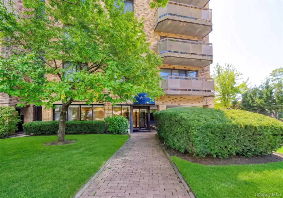 141 Great Neck Road, North Hempstead, NY, 2 Bedrooms Bedrooms, 4 Rooms Rooms,1 BathroomBathrooms,Residential Lease,For Rent,Great Neck,0,1039741 141 Great Neck Road, North Hempstead, NY, 2 Bedrooms Bedrooms, 4 Rooms Rooms,1 BathroomBathrooms,Residential Lease,For Rent,Great Neck,0,1039741