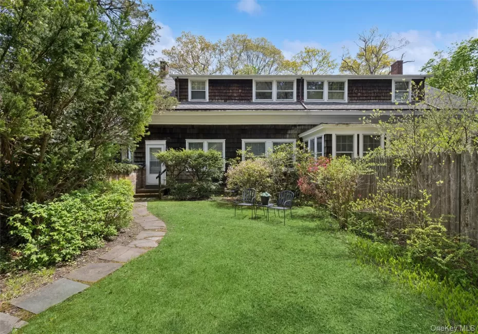 208A Wheatley Road, Oyster Bay, NY, 3 Bedrooms Bedrooms, 6 Rooms Rooms,1 BathroomBathrooms,Residential Lease,For Rent,Wheatley,0,1040325 208A Wheatley Road, Oyster Bay, NY, 3 Bedrooms Bedrooms, 6 Rooms Rooms,1 BathroomBathrooms,Residential Lease,For Rent,Wheatley,0,1040325