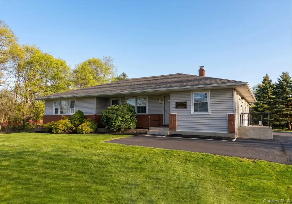 3250 Sunrise Highway, Islip, NY, 3 Bedrooms Bedrooms, 6 Rooms Rooms,2 BathroomsBathrooms,Residential,For Rent,Sunrise,0,991167 3250 Sunrise Highway, Islip, NY, 3 Bedrooms Bedrooms, 6 Rooms Rooms,2 BathroomsBathrooms,Residential,For Rent,Sunrise,0,991167