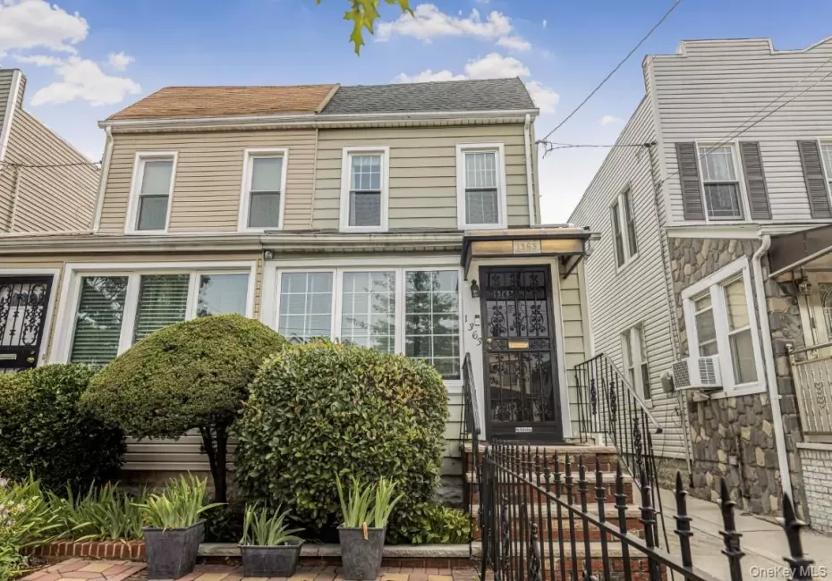 1363 Albany Avenue, New York, NY, 3 Bedrooms Bedrooms, 7 Rooms Rooms,2 BathroomsBathrooms,Residential,For Rent,Albany,0,1036171 1363 Albany Avenue, New York, NY, 3 Bedrooms Bedrooms, 7 Rooms Rooms,2 BathroomsBathrooms,Residential,For Rent,Albany,0,1036171