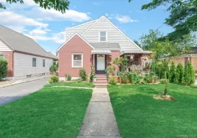 1517 Falmouth Avenue, North Hempstead, NY, 4 Bedrooms Bedrooms, 9 Rooms Rooms,2 BathroomsBathrooms,Residential,For Rent,Falmouth,0,1038108 1517 Falmouth Avenue, North Hempstead, NY, 4 Bedrooms Bedrooms, 9 Rooms Rooms,2 BathroomsBathrooms,Residential,For Rent,Falmouth,0,1038108