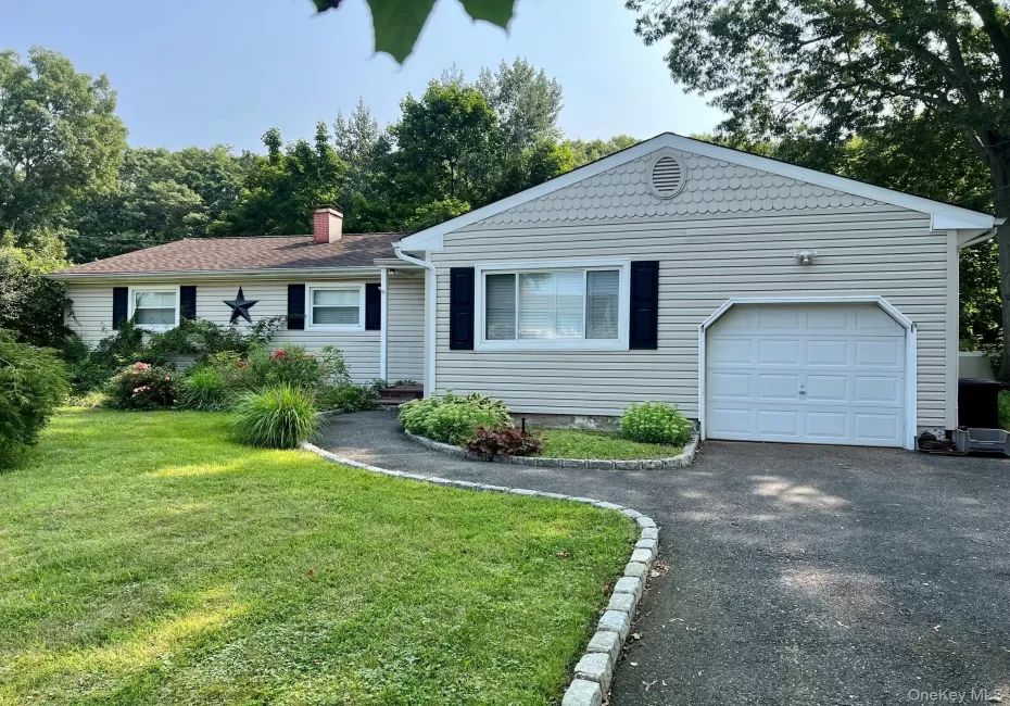 69 Bellwood Avenue, Brookhaven, NY, 3 Bedrooms Bedrooms, 5 Rooms Rooms,1 BathroomBathrooms,Residential Lease,For Rent,Bellwood,0,1038372 69 Bellwood Avenue, Brookhaven, NY, 3 Bedrooms Bedrooms, 5 Rooms Rooms,1 BathroomBathrooms,Residential Lease,For Rent,Bellwood,0,1038372