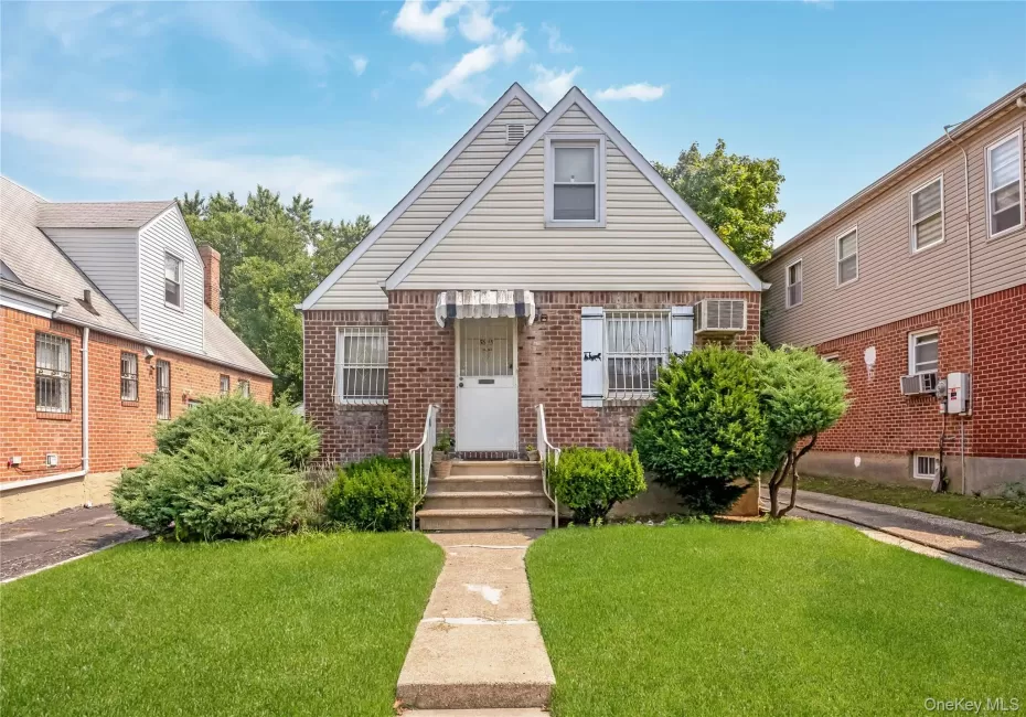 5615 196th Street, New York, NY, 4 Bedrooms Bedrooms, 7 Rooms Rooms,2 BathroomsBathrooms,Residential,For Rent,196th,0,1039431 5615 196th Street, New York, NY, 4 Bedrooms Bedrooms, 7 Rooms Rooms,2 BathroomsBathrooms,Residential,For Rent,196th,0,1039431