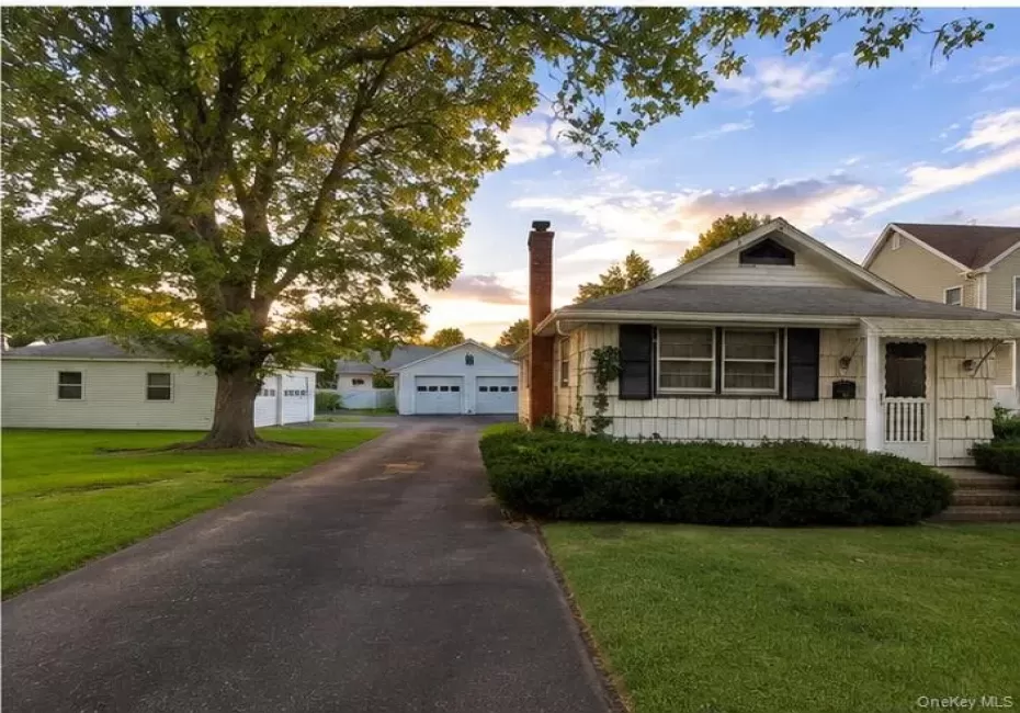 39 Cleveland Street, Brookhaven, NY, 2 Bedrooms Bedrooms, 4 Rooms Rooms,1 BathroomBathrooms,Residential,For Rent,Cleveland,0,1035779 39 Cleveland Street, Brookhaven, NY, 2 Bedrooms Bedrooms, 4 Rooms Rooms,1 BathroomBathrooms,Residential,For Rent,Cleveland,0,1035779