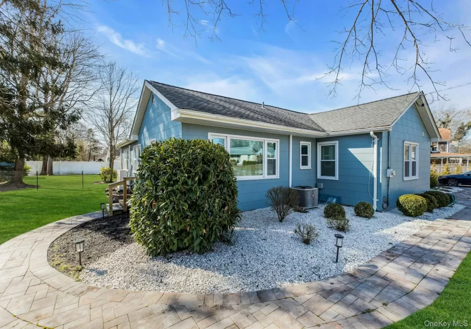 13 Argonne Road, Southampton, NY, 1 Bedroom Bedrooms, 4 Rooms Rooms,1 BathroomBathrooms,Residential Lease,For Rent,Argonne,0,1040126 13 Argonne Road, Southampton, NY, 1 Bedroom Bedrooms, 4 Rooms Rooms,1 BathroomBathrooms,Residential Lease,For Rent,Argonne,0,1040126