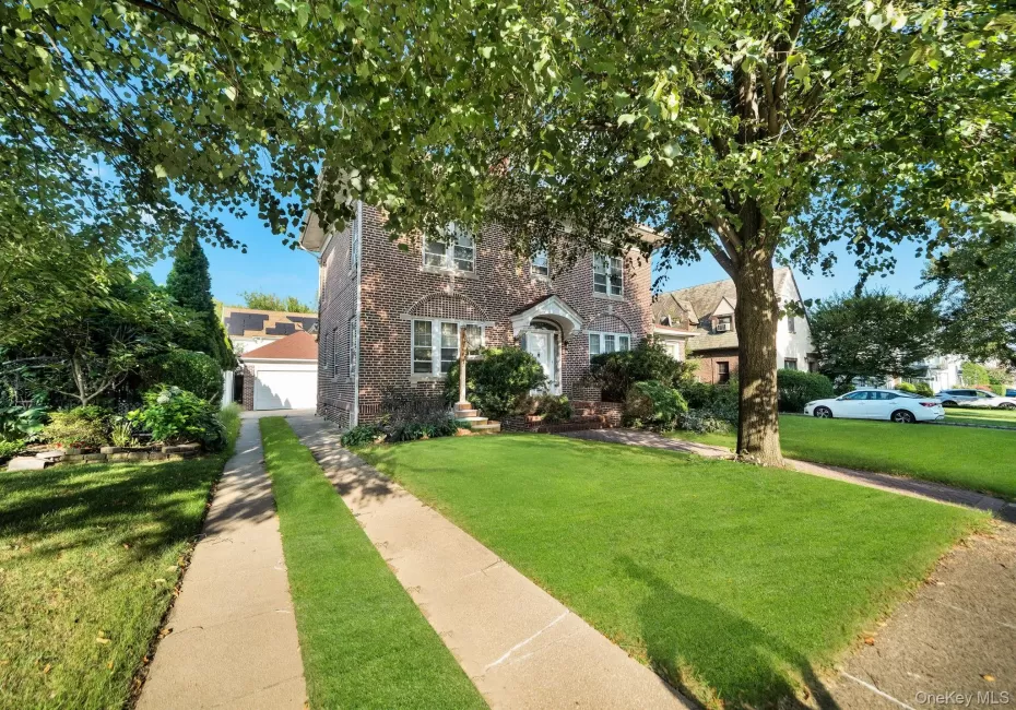 8833 195th Street, New York, NY, 5 Bedrooms Bedrooms, 12 Rooms Rooms,2 BathroomsBathrooms,Residential,For Rent,195th,0,1040205 8833 195th Street, New York, NY, 5 Bedrooms Bedrooms, 12 Rooms Rooms,2 BathroomsBathrooms,Residential,For Rent,195th,0,1040205