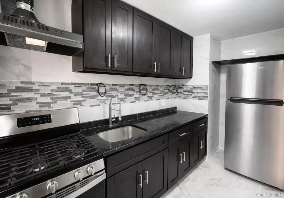 141-20 77 Road, New York, NY, 2 Bedrooms Bedrooms, 5 Rooms Rooms,1 BathroomBathrooms,Residential Lease,For Rent,77,0,1040137 141-20 77 Road, New York, NY, 2 Bedrooms Bedrooms, 5 Rooms Rooms,1 BathroomBathrooms,Residential Lease,For Rent,77,0,1040137