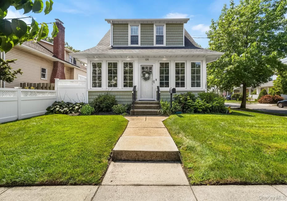 126 Rutland Avenue, Hempstead, NY, 3 Bedrooms Bedrooms, 7 Rooms Rooms,1 BathroomBathrooms,Residential,For Rent,Rutland,0,1039727 126 Rutland Avenue, Hempstead, NY, 3 Bedrooms Bedrooms, 7 Rooms Rooms,1 BathroomBathrooms,Residential,For Rent,Rutland,0,1039727