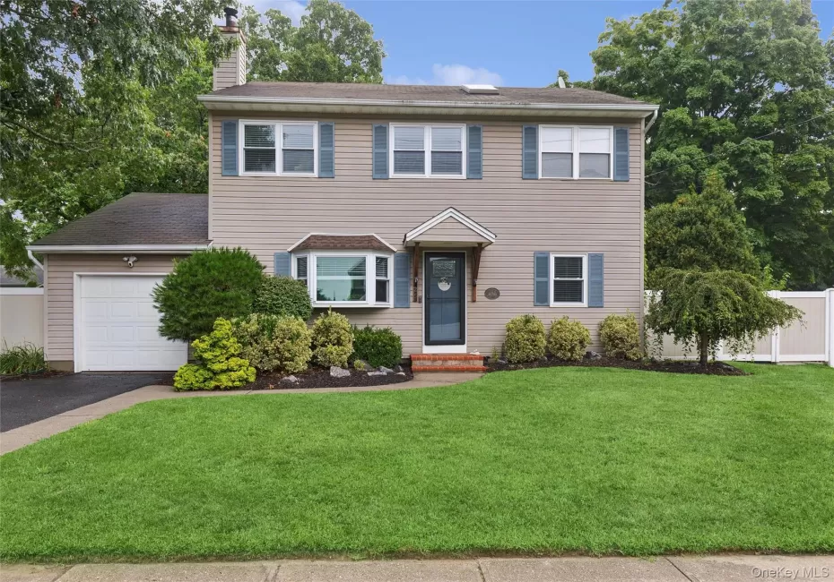 25 Ocean Avenue, Brookhaven, NY, 4 Bedrooms Bedrooms, 10 Rooms Rooms,2 BathroomsBathrooms,Residential,For Rent,Ocean,0,1040135 25 Ocean Avenue, Brookhaven, NY, 4 Bedrooms Bedrooms, 10 Rooms Rooms,2 BathroomsBathrooms,Residential,For Rent,Ocean,0,1040135