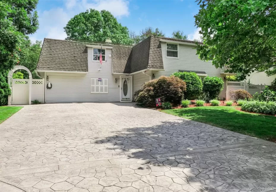 17 Sundial Lane, Brookhaven, NY, 7 Bedrooms Bedrooms, 11 Rooms Rooms,2 BathroomsBathrooms,Residential,For Rent,Sundial,0,1040295 17 Sundial Lane, Brookhaven, NY, 7 Bedrooms Bedrooms, 11 Rooms Rooms,2 BathroomsBathrooms,Residential,For Rent,Sundial,0,1040295