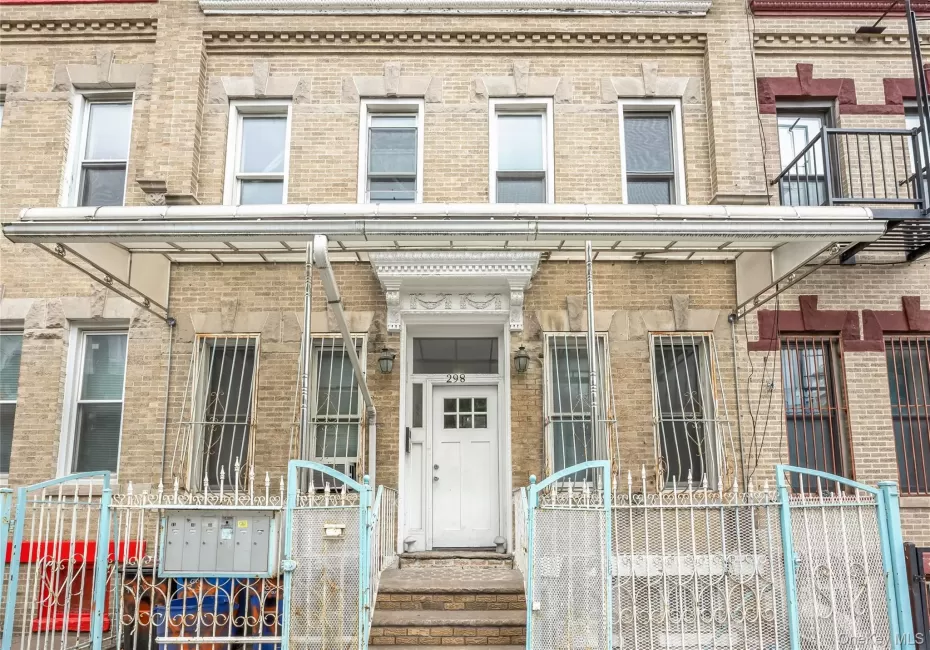 298 Cooper Street, New York, NY, 3 Bedrooms Bedrooms, 6 Rooms Rooms,1 BathroomBathrooms,Residential Lease,For Rent,Cooper,0,1040297 298 Cooper Street, New York, NY, 3 Bedrooms Bedrooms, 6 Rooms Rooms,1 BathroomBathrooms,Residential Lease,For Rent,Cooper,0,1040297