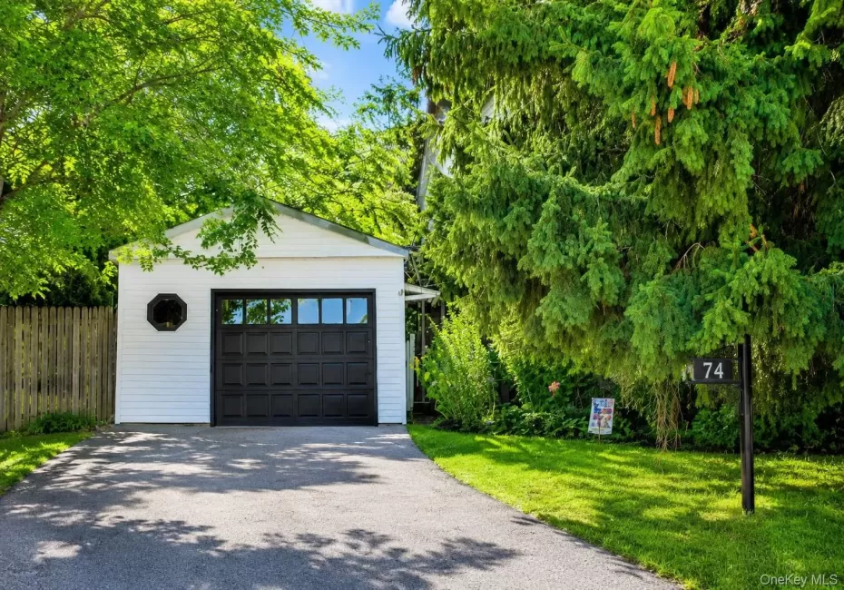 1 Glen Cove Drive, Oyster Bay, NY, 6 Bedrooms Bedrooms, 11 Rooms Rooms,2 BathroomsBathrooms,Residential,For Rent,Glen Cove,0,1040374 1 Glen Cove Drive, Oyster Bay, NY, 6 Bedrooms Bedrooms, 11 Rooms Rooms,2 BathroomsBathrooms,Residential,For Rent,Glen Cove,0,1040374