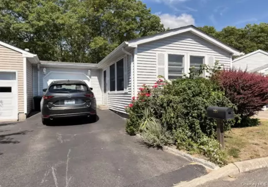 205 Village Circle, Brookhaven, NY, 2 Bedrooms Bedrooms, 6 Rooms Rooms,1 BathroomBathrooms,Residential,For Rent,Village,0,1040375 205 Village Circle, Brookhaven, NY, 2 Bedrooms Bedrooms, 6 Rooms Rooms,1 BathroomBathrooms,Residential,For Rent,Village,0,1040375
