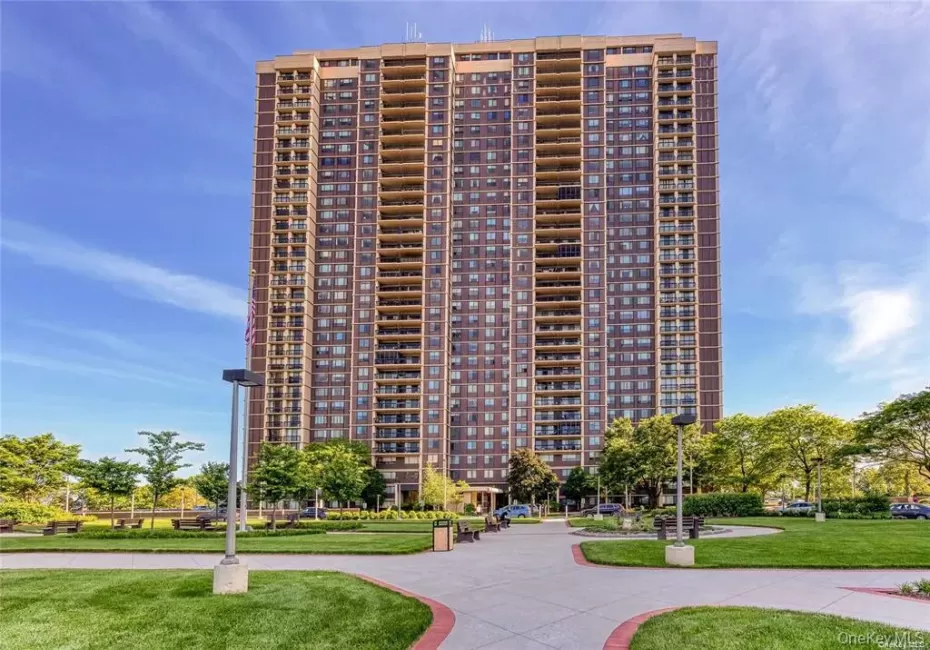 27010 Grand Central Parkway, New York, NY, 1 Bedroom Bedrooms, 7 Rooms Rooms,1 BathroomBathrooms,Residential,For Rent,Grand Central,0,1040012 27010 Grand Central Parkway, New York, NY, 1 Bedroom Bedrooms, 7 Rooms Rooms,1 BathroomBathrooms,Residential,For Rent,Grand Central,0,1040012